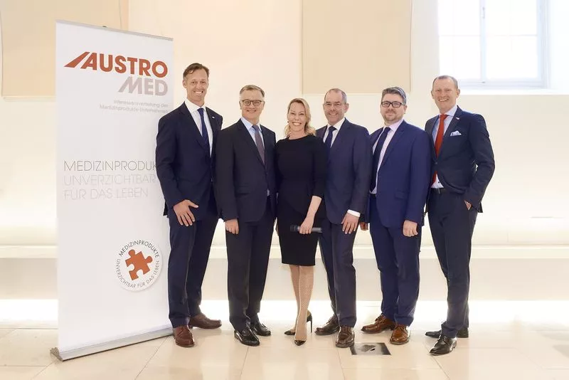 csm_PA_Veranstaltung_nach_Hauptversammlung_11042018_Gruppenfoto_432b8c389e